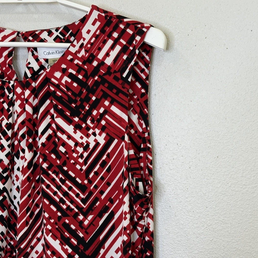 Calvin Klein Blouse Womens Size XL Red Print Sleeveless Pleat Round Neck NEW - Picture 4 of 8